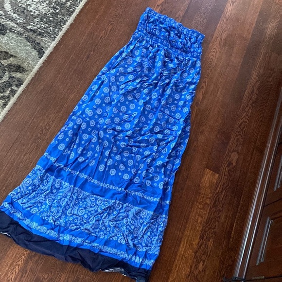 Old Navy Dresses & Skirts - 🌷Maternity maxi dress